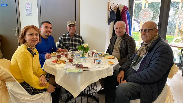 ALZHEİMER DERNEĞİ 3 YAŞINDA