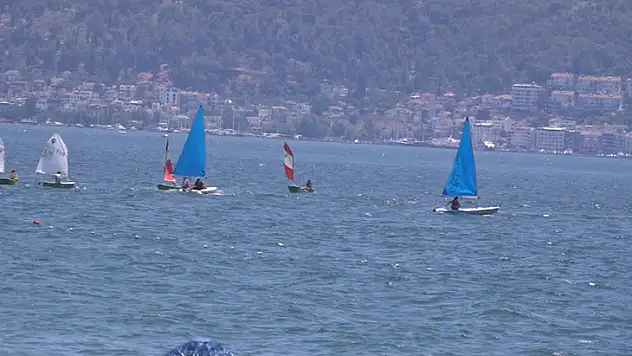 Ay, 'Çalış plajı satılık değil'