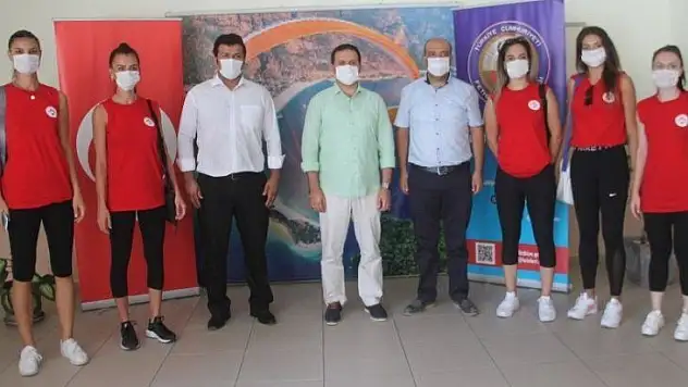 Bahçeşehir Spocuları Kaymakam Fırat'ı Ziyaret Etti