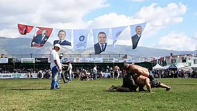 Başkan Akdenizli'den Tüm Vatandaşlara Davet: 'Bu Coşkuya Ortak Olun'