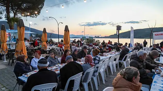 Başkan Aras'ın halkla iftar buluşmaları devam ediyor