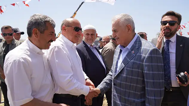 Başkan Otgöz, 'Kaş Belediyesi 1. Yağlı pehlivan güreşlerine' katıldı