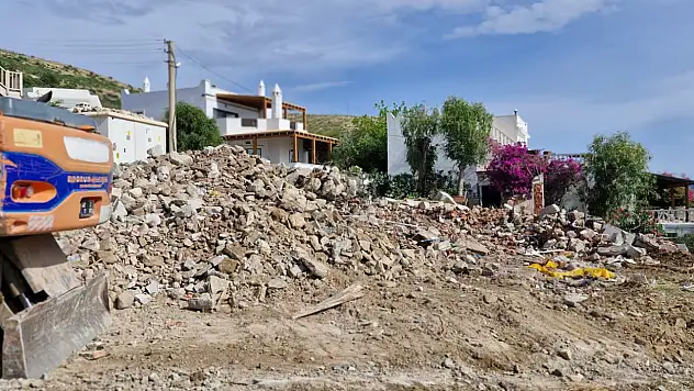 Belediye Ekiplerinden Kaçak Yapı Ve Beyaz Kum Denetimi