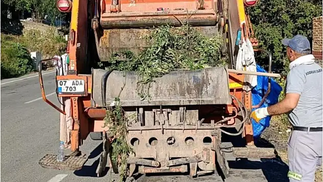 Bodrum Belediyesi Ekiplerinden Bayram Temizliği