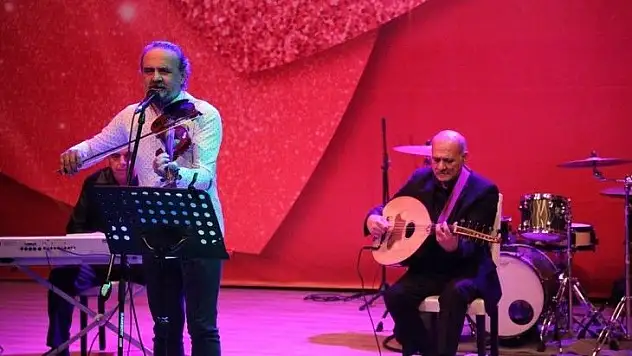 Bodrum Belediyesi yerel sanatçıların yanında