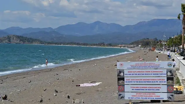 Çalış sahil kumu temizleniyor