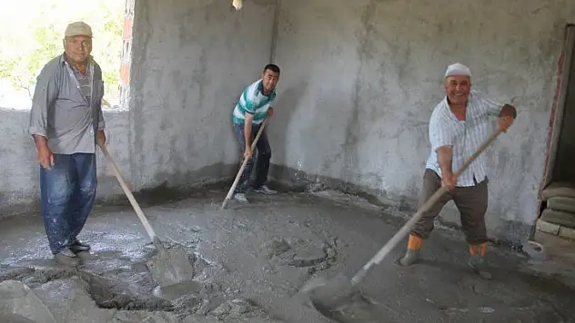 Cami lojmanı imece usulü ile yapılıyor