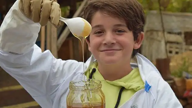 Çocuklara arıların sesini duyurmaya devam ediyorlar