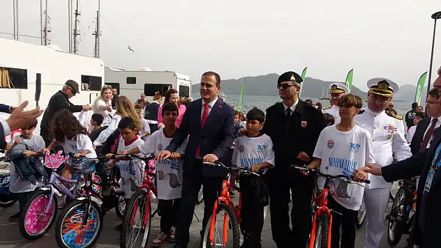Cumhurbaşkanlığı Bisiklet Turu'nda 59 çocuğa bisiklet hediye edildi