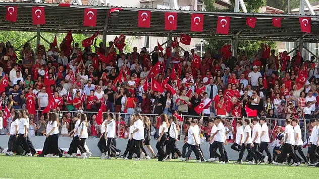 Cumhuriyet'in 100. yılı törenlerle kutlandı