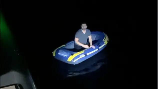 Datça açıklarında Lastik bot ile kaçarken yakalandı