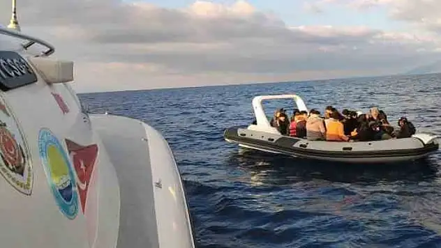 DATÇA'DA 20 DÜZENSİZ GÖÇMEN KURTARILDI