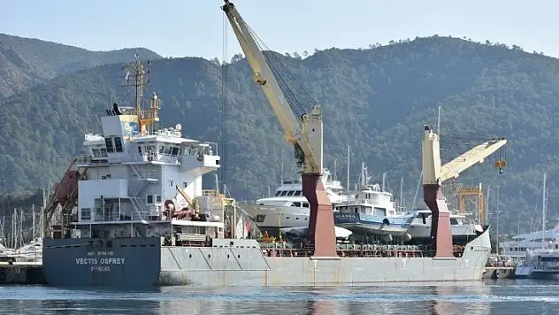Deniz sezonu kapandı bakımları Marmaris'te yapılan yatlar ülkelerine dönmeye başladı