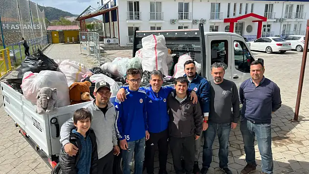 DEPREMZEDE ÇOCUKLARA OYUNCAKLARI ULAŞTIRILIYOR