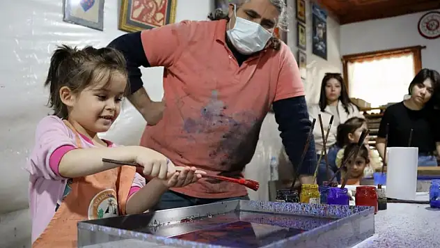 Depremzede Minikler İlk Kez Ebru Yaptı