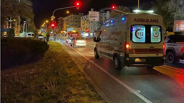 Direksiyon hakimiyetini kaybeden motosiklet sürücüsü yaralandı