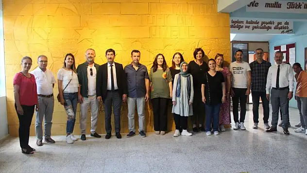 Döğüşbelen Ortaokulu'nda sergi açılışı yapıldı