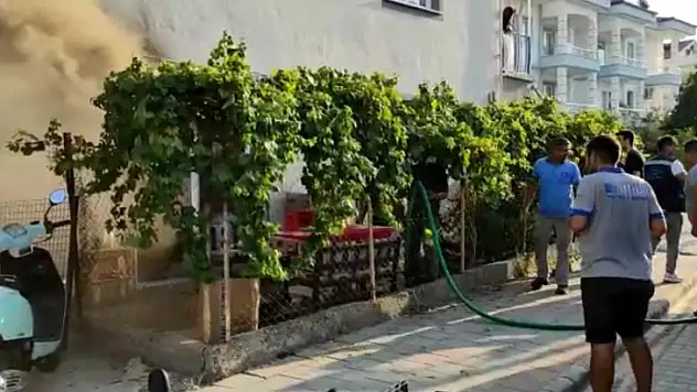 Ev yangınına mahalle halkında müdahale