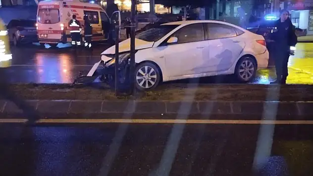 Feci trafik kazası: 1'i ağır, 2 yaralı