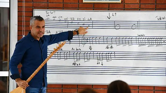 Fethiye Belediyesi Bağlama Kursu devam ediyor