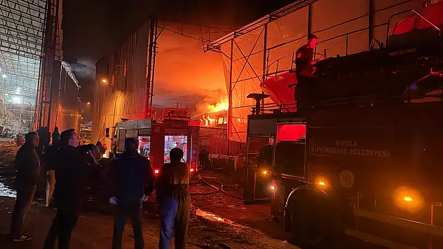 Fethiye'de tersanede tekne yangını