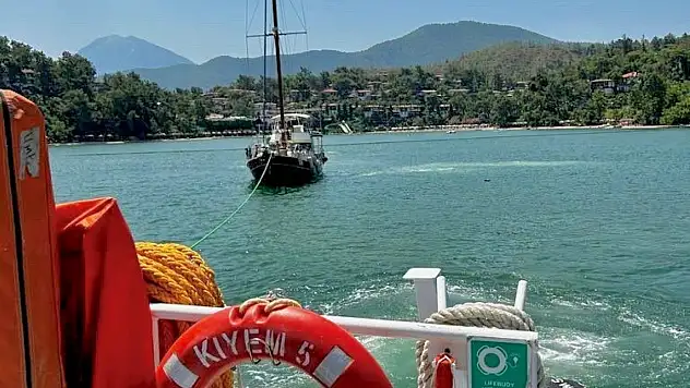 Sürüklenen tekneyi KIYEM ekipleri kurtardı