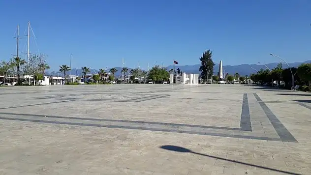 Fethiye'de Cadde ve Sokaklar Boş Kaldı