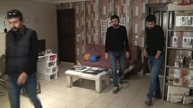 Fethiye'de sıra dışı fotoğrafçıdan ilginç 'evde kal' mesajı