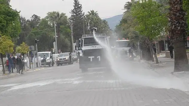Fethiye'de TOMA'lı temizlik 