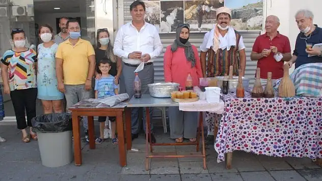 Geleneksel kar şerbeti etkinliğine Kaymakam ve Belediye Başkanı da katıldı 