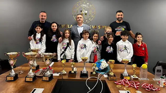 Gençlik Spor Muğla Müdürü şampiyonlarla bir arada