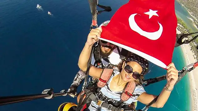 HAVADA DA ZAFER COŞKUSU YAŞANDI