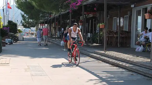 TÜRK-ALMAN DOSTLUĞU İÇİN BİNLERCE KİLOMETRE PEDAL ÇEVİRDİLER