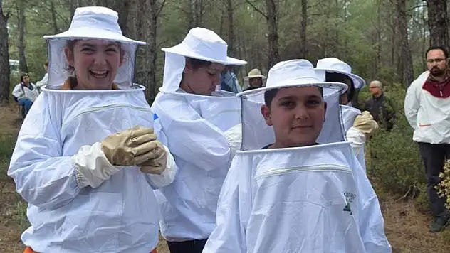 SEYDİKEMER'DE 7'DEN 70'E ARICILIK EĞİTİMİ