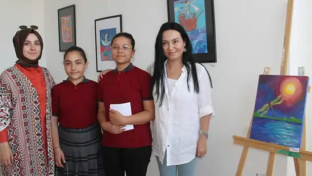 'RENKLERE SEVGİMİZİ KATTIK' GÖZ KAMAŞTIRDI