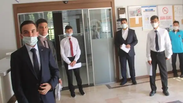 HAFIZLAR SINAVDA TER DÖKTÜ