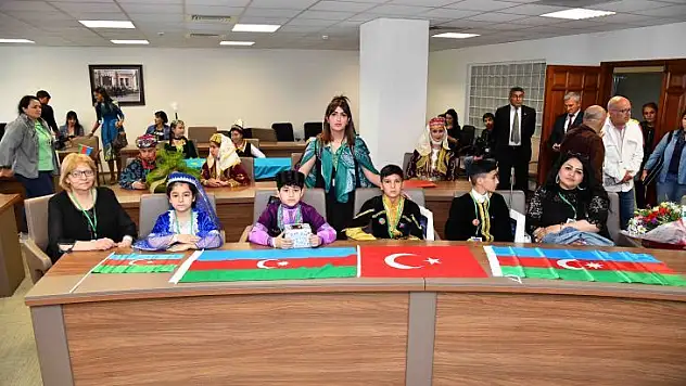 Halk oyunları ekipleri Karaca'yı ziyaret etti