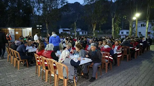 İftar sofraları vatandaşları buluşturuyor