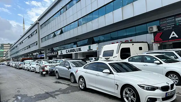 İkinci el otomobil fiyatları yüzde 30 geriledi