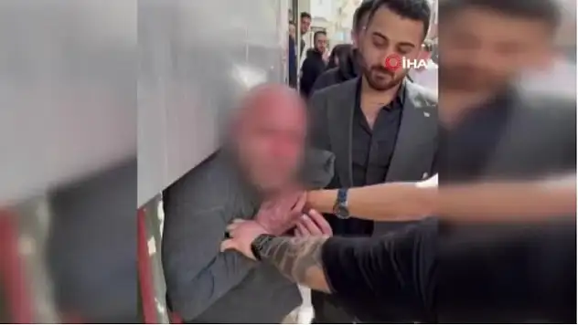 Kadına fiziksel tacizde bulunan adam, vatandaşlar tarafından darp edildi