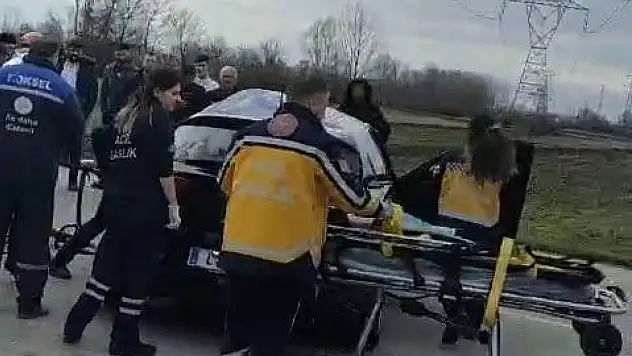 Kamyon ile otomobil kafa kafaya çarpıştı: 1 yaralı