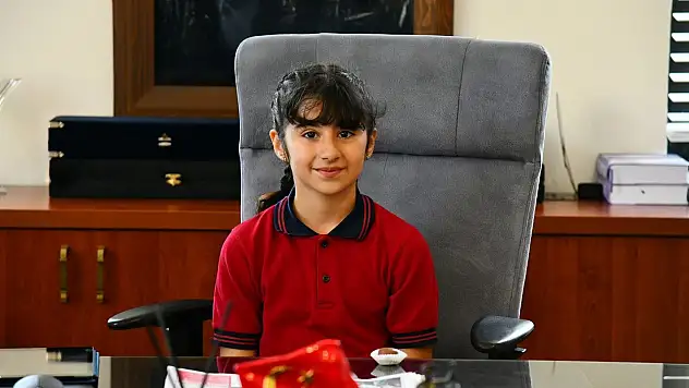 Karaca makamını minik Elanur'a bıraktı