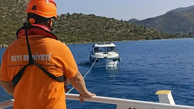 Karaya Oturan Tekneyi KIYEM Ekipleri Kurtardı