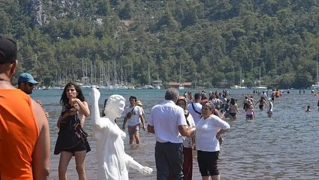 Kızkumu Plajı turist akınına uğradı