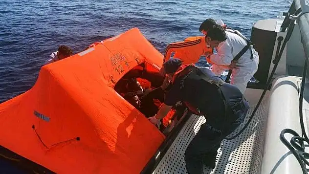 Marmaris'te 54 göçmen kurtarıldı