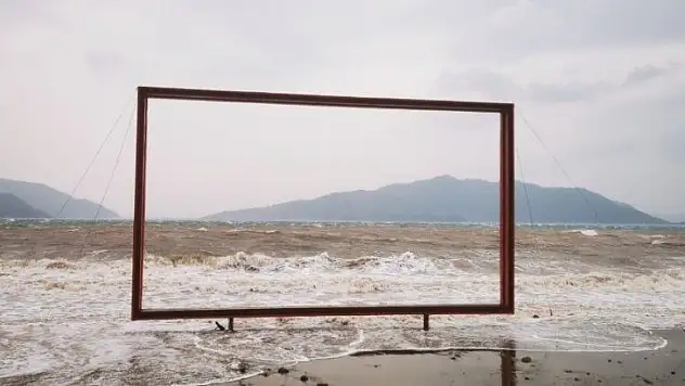 Marmaris'te fırtına hayatı olumsuz etkiliyor