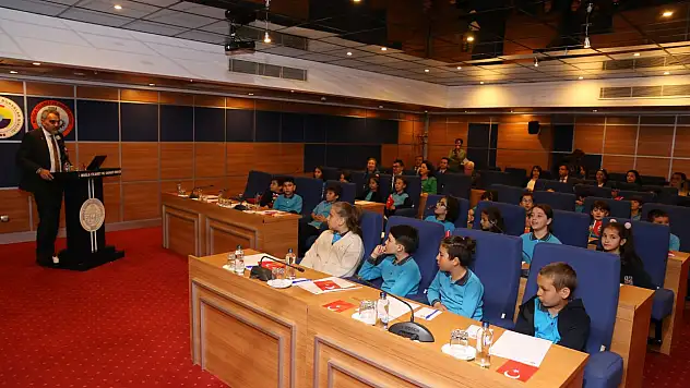 Meclise çocuklar damga vurdu