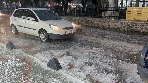 Menteşe'de dolu ve sağanak