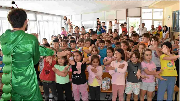 Milaslı çocuklara 23 Nisan'da gezici tiyatro hediyesi