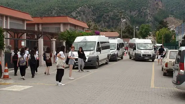 Öğrencileri Karne Heyecanı Bastı